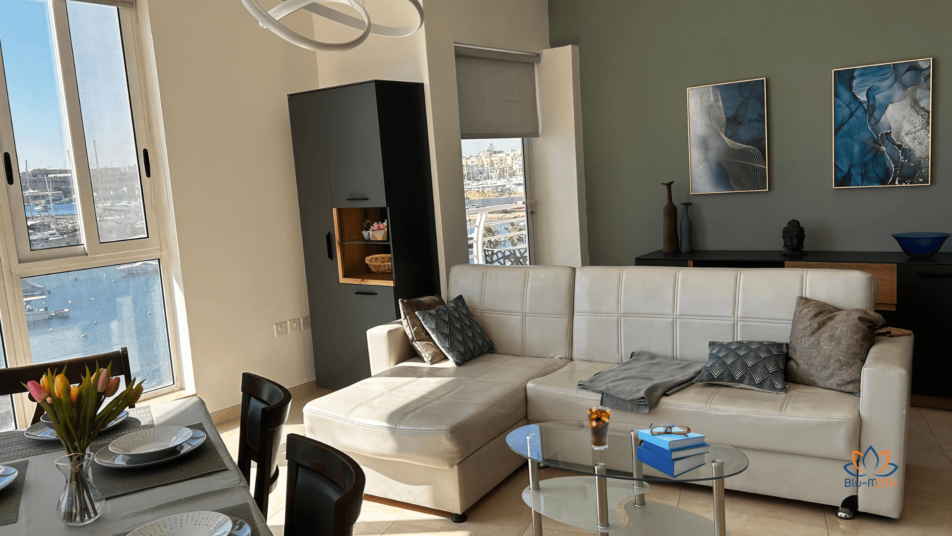 Three-Bedroom Two-Bathroom Sea View Apartment image 7