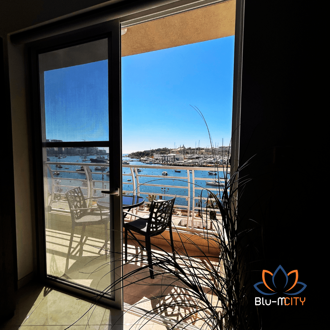 Three-Bedroom Two-Bathroom Sea View Apartment image 7