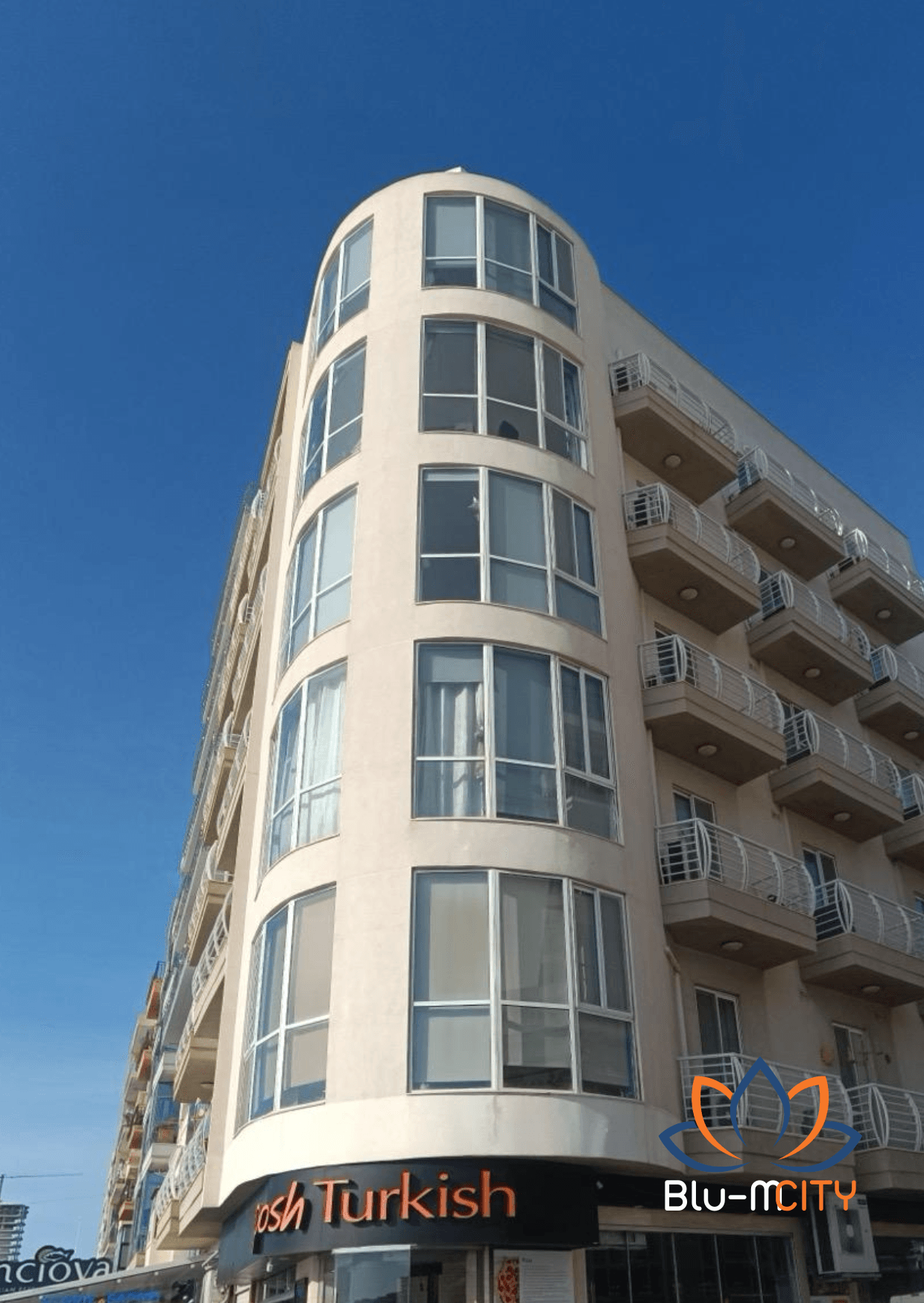 Three-Bedroom Two-Bathroom Sea View Apartment image 7