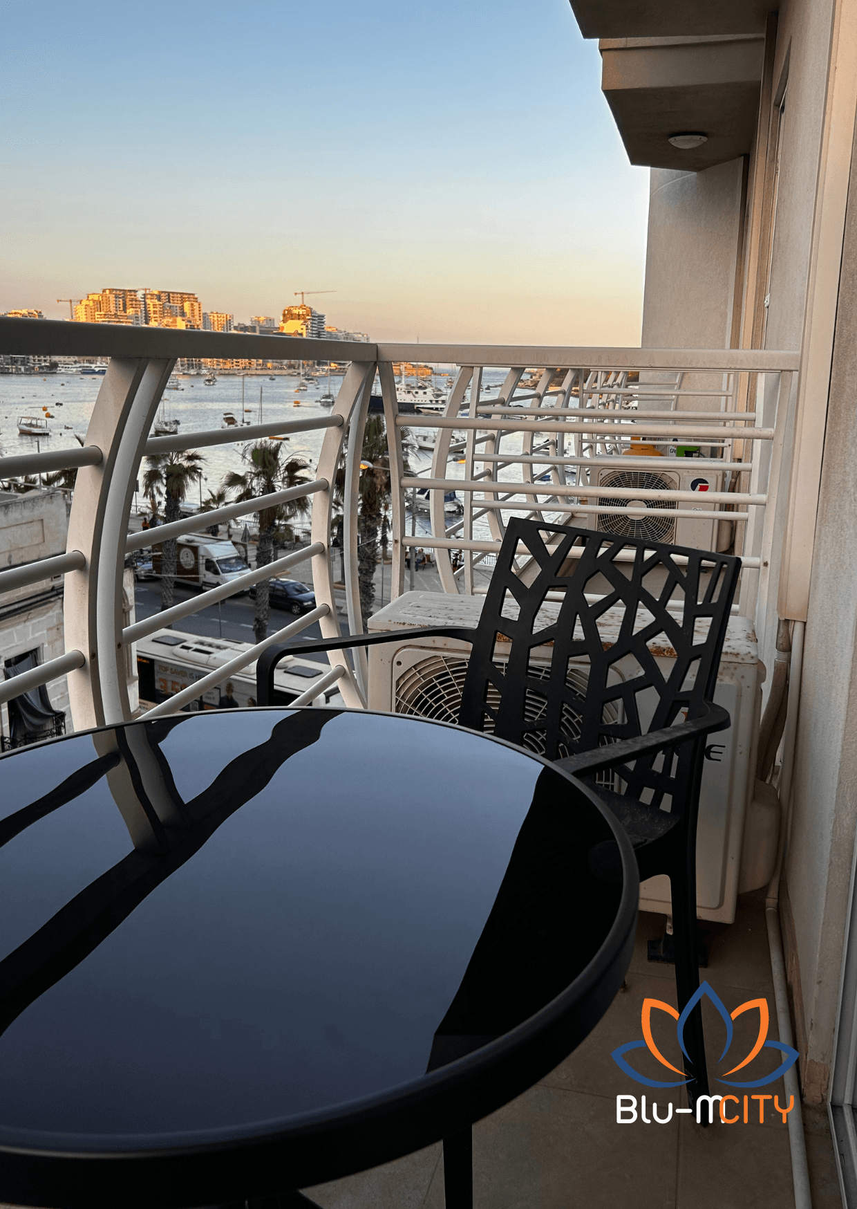 Three-Bedroom Two-Bathroom Sea View Apartment image 7