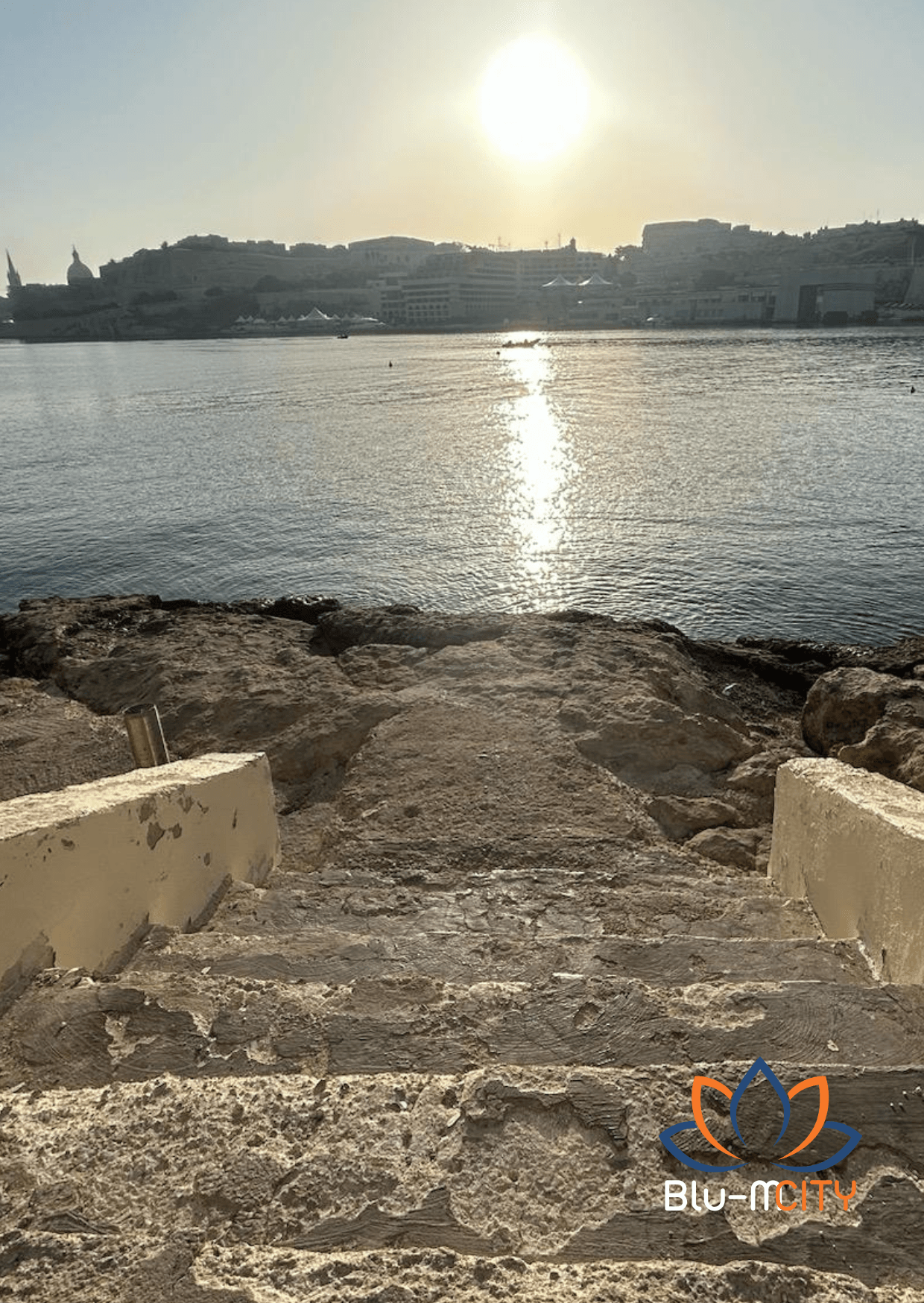 Three-Bedroom Two-Bathroom Sea View Apartment image 7